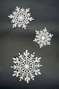 Artikel-Bild-3 Sterne (7,8,11cm) mit Fenstersauger - Plauener Spitze